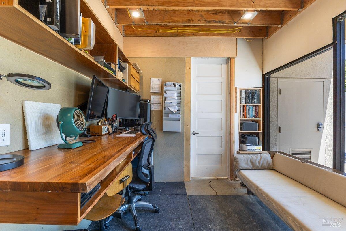 Detail Gallery Image 5 of 21 For 1130 Industrial Ave #9,  Petaluma,  CA 94952 - – Beds | – Baths