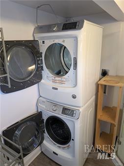 Detail Gallery Image 9 of 15 For 4020 F St, Eureka,  CA 95503 - 3 Beds | 2 Baths