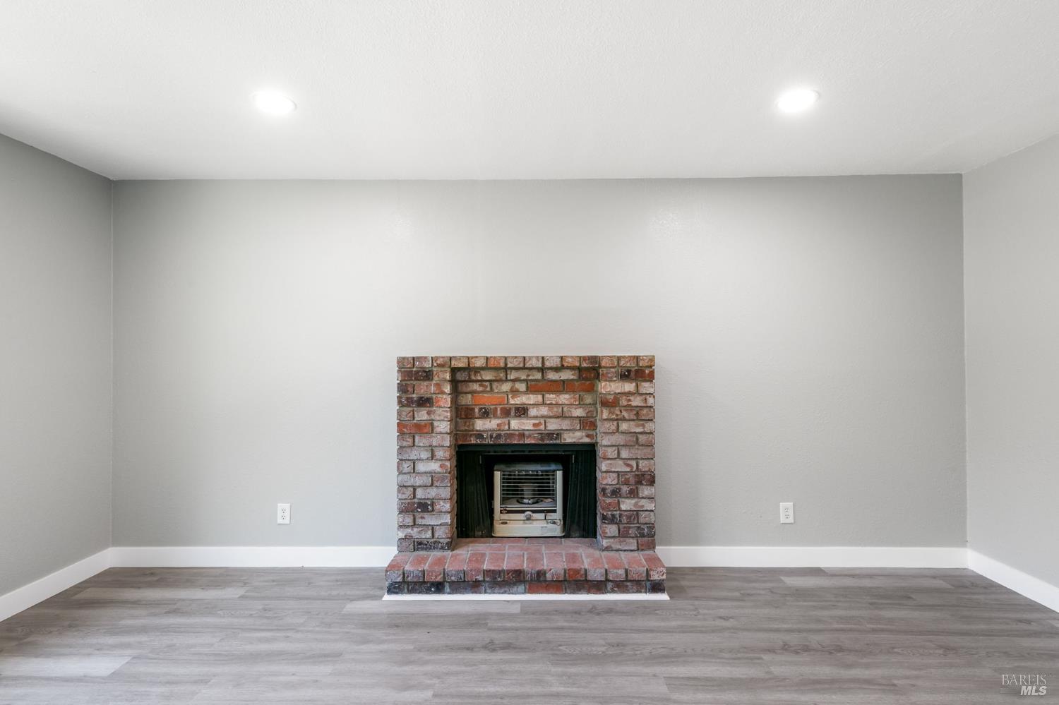 Pumice Court, Vallejo, California image 9