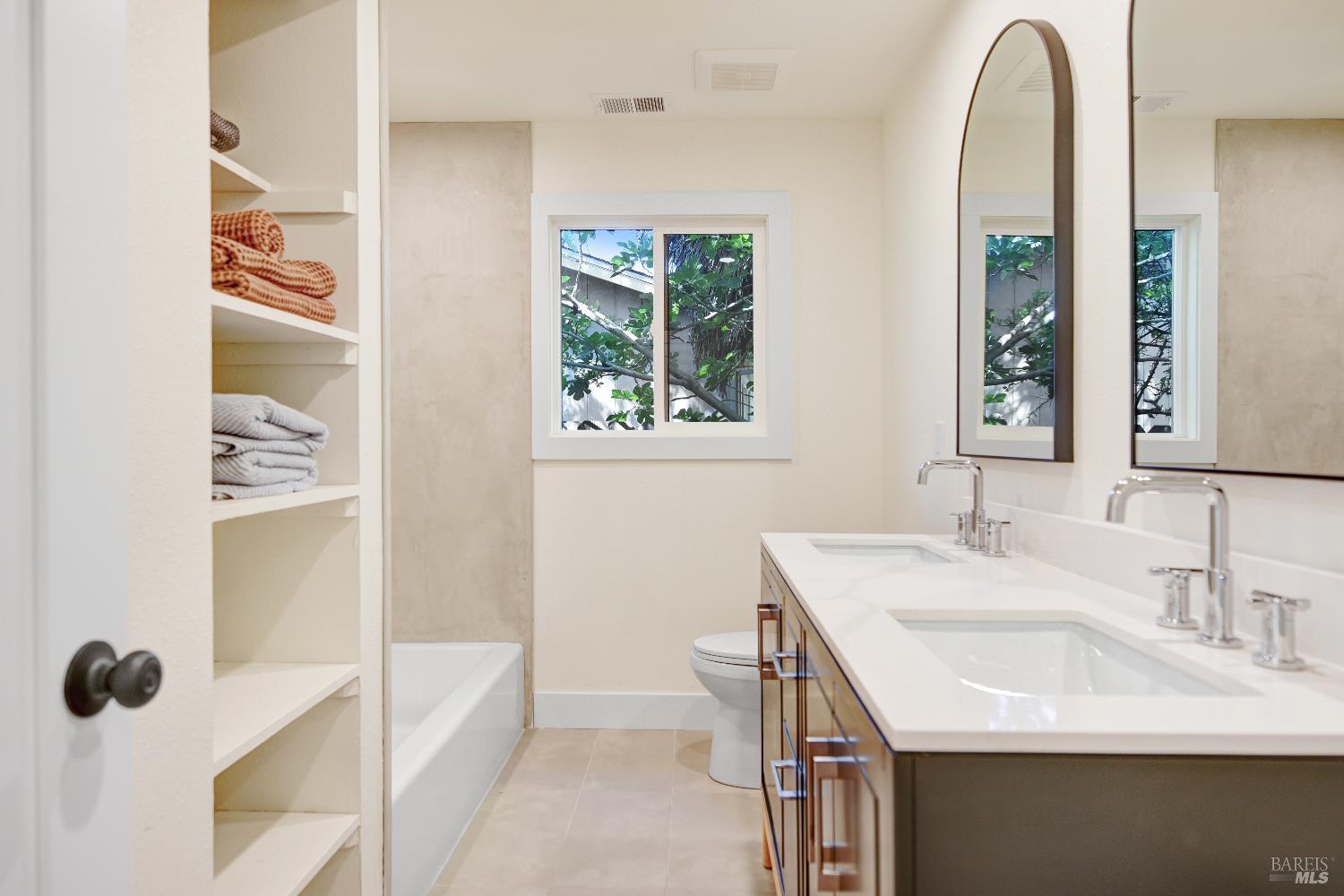 Detail Gallery Image 23 of 39 For 2513 Bethards Dr, Santa Rosa,  CA 95405 - 4 Beds | 2/1 Baths
