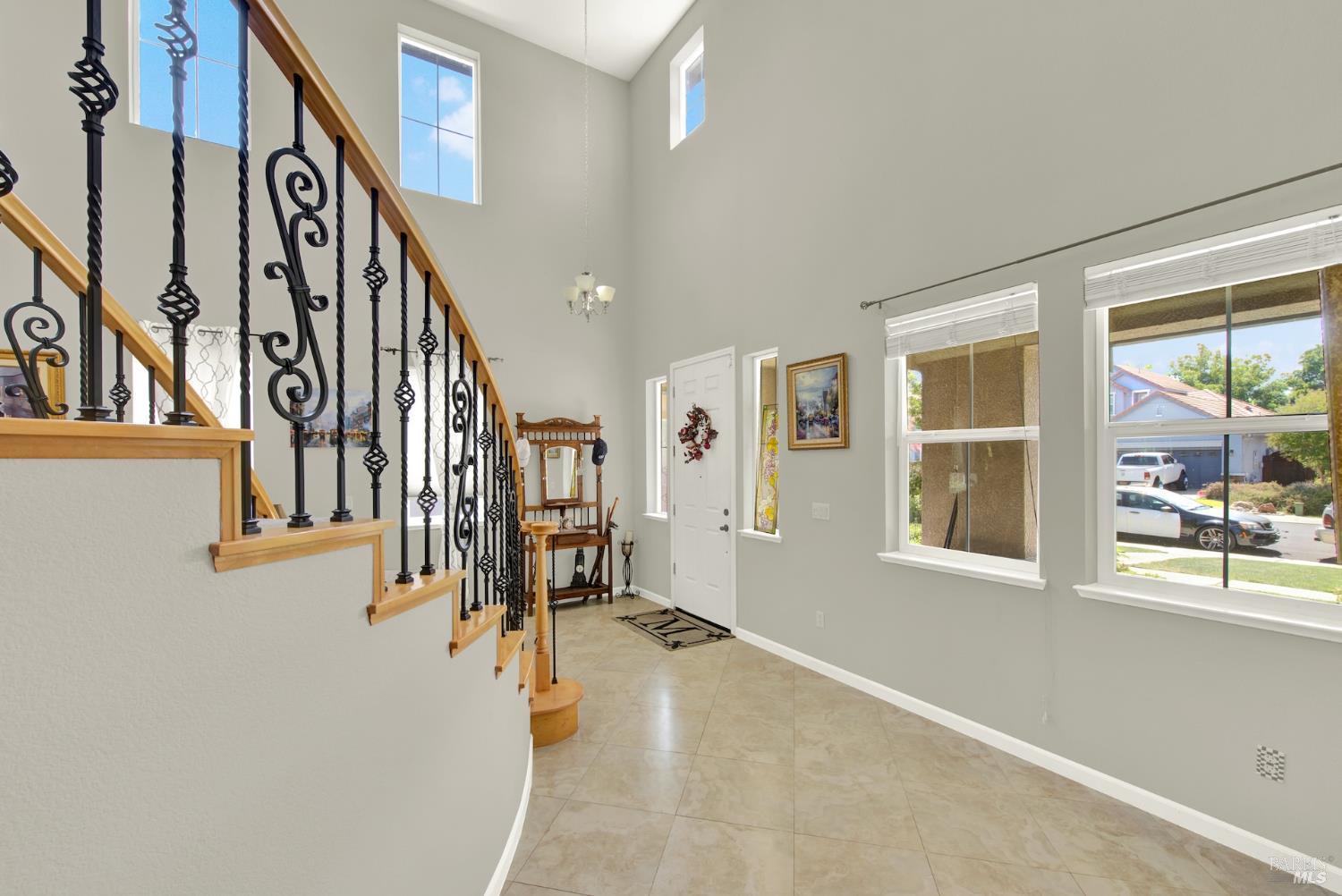 Detail Gallery Image 17 of 76 For 644 Canterbury Cir, Vacaville,  CA 95687 - 4 Beds | 3 Baths