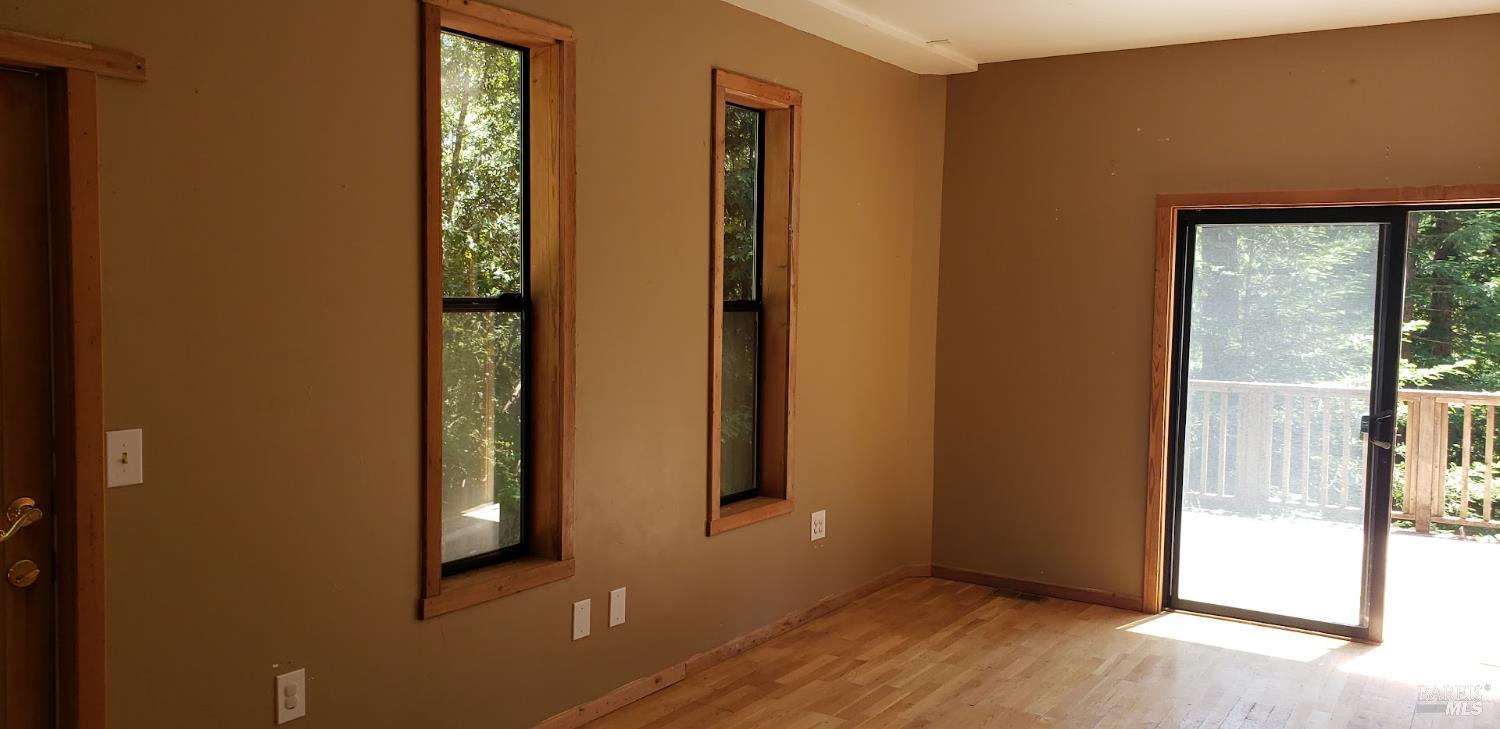 Detail Gallery Image 4 of 8 For 24663 Clover Rd, Willits,  CA 95490 - 3 Beds | 2 Baths