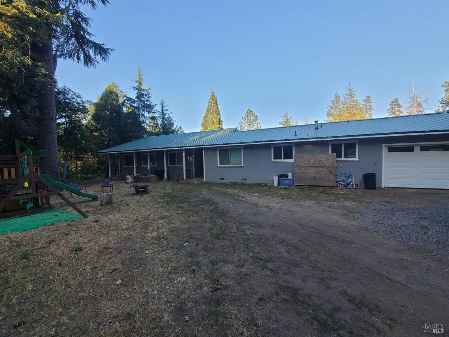 Detail Gallery Image 2 of 59 For 22500 Covelo Refuse Rd, Covelo,  CA 95428 - 3 Beds | 2 Baths