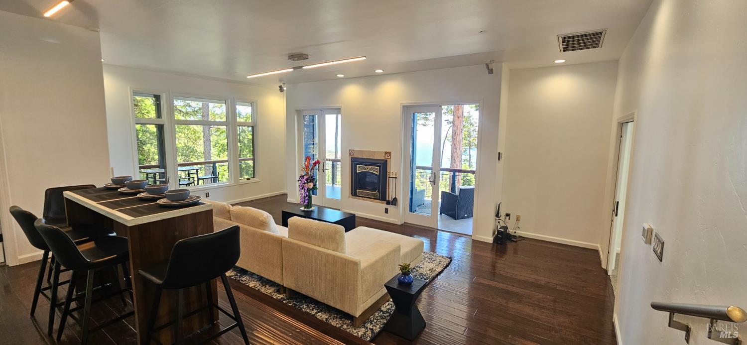 Detail Gallery Image 8 of 72 For 22172 Umland Cir, Jenner,  CA 95450 - 2 Beds | 2 Baths