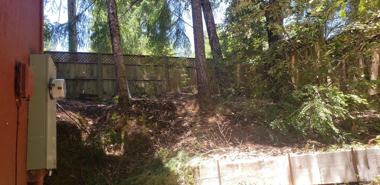 Detail Gallery Image 8 of 8 For 24663 Clover Rd, Willits,  CA 95490 - 3 Beds | 2 Baths