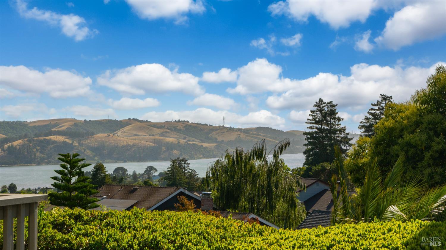 Detail Gallery Image 1 of 1 For 347 Blanchard Ln, Benicia,  CA 94510 - 2 Beds | 2 Baths