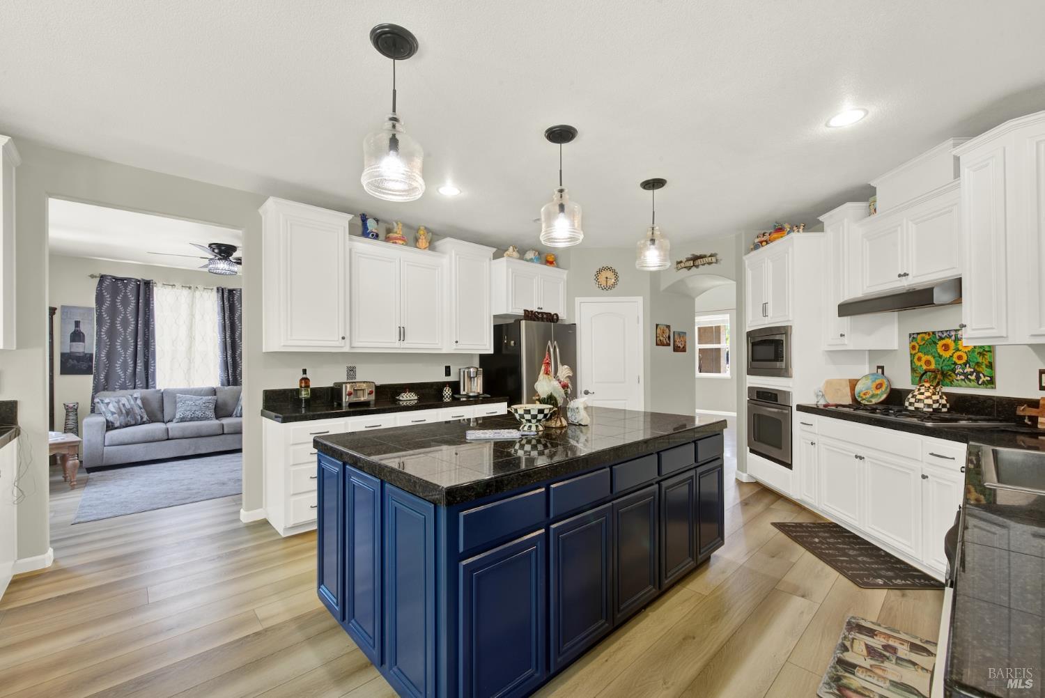 Detail Gallery Image 26 of 76 For 644 Canterbury Cir, Vacaville,  CA 95687 - 4 Beds | 3 Baths