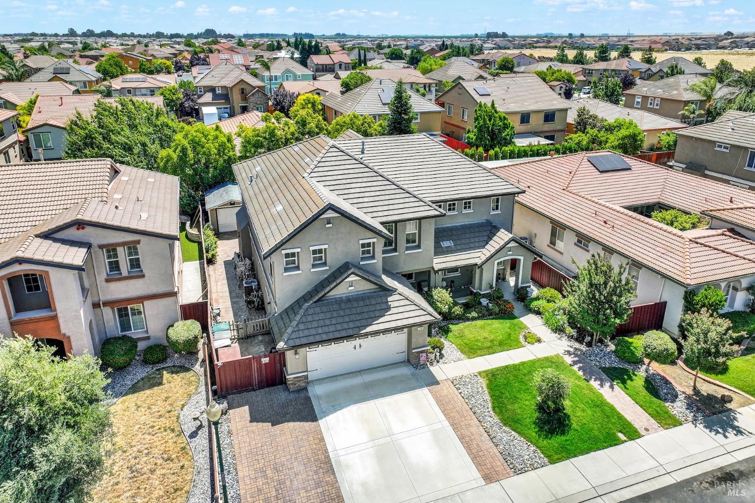 Detail Gallery Image 10 of 76 For 644 Canterbury Cir, Vacaville,  CA 95687 - 4 Beds | 3 Baths