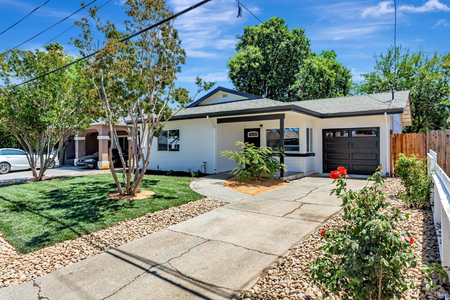 Detail Gallery Image 1 of 1 For 992 Callen St, Vacaville,  CA 95688 - 3 Beds | 1 Baths
