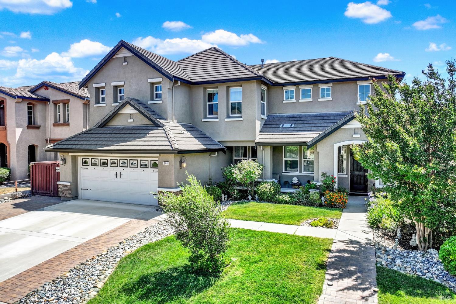 Detail Gallery Image 8 of 76 For 644 Canterbury Cir, Vacaville,  CA 95687 - 4 Beds | 3 Baths