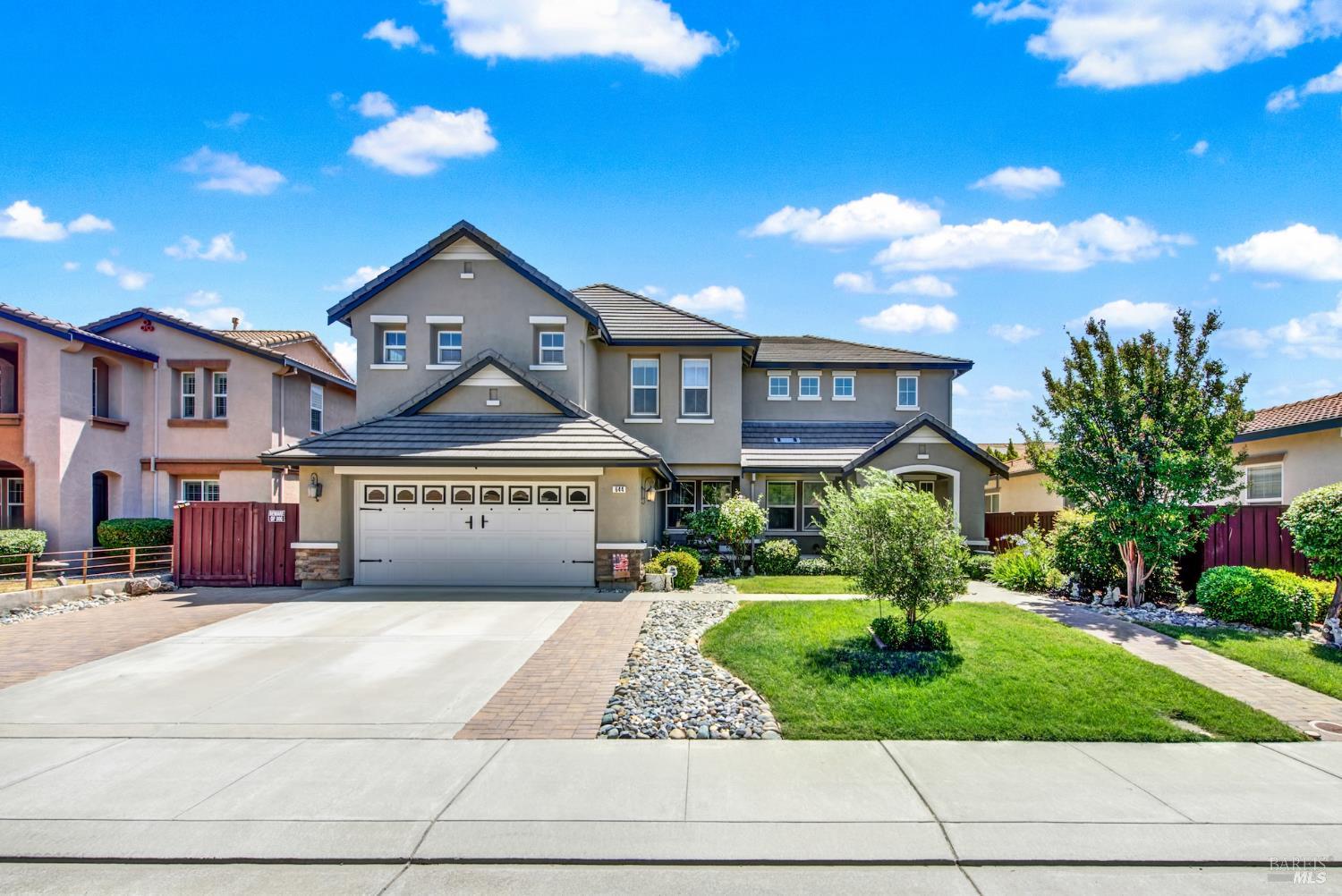 Detail Gallery Image 7 of 76 For 644 Canterbury Cir, Vacaville,  CA 95687 - 4 Beds | 3 Baths