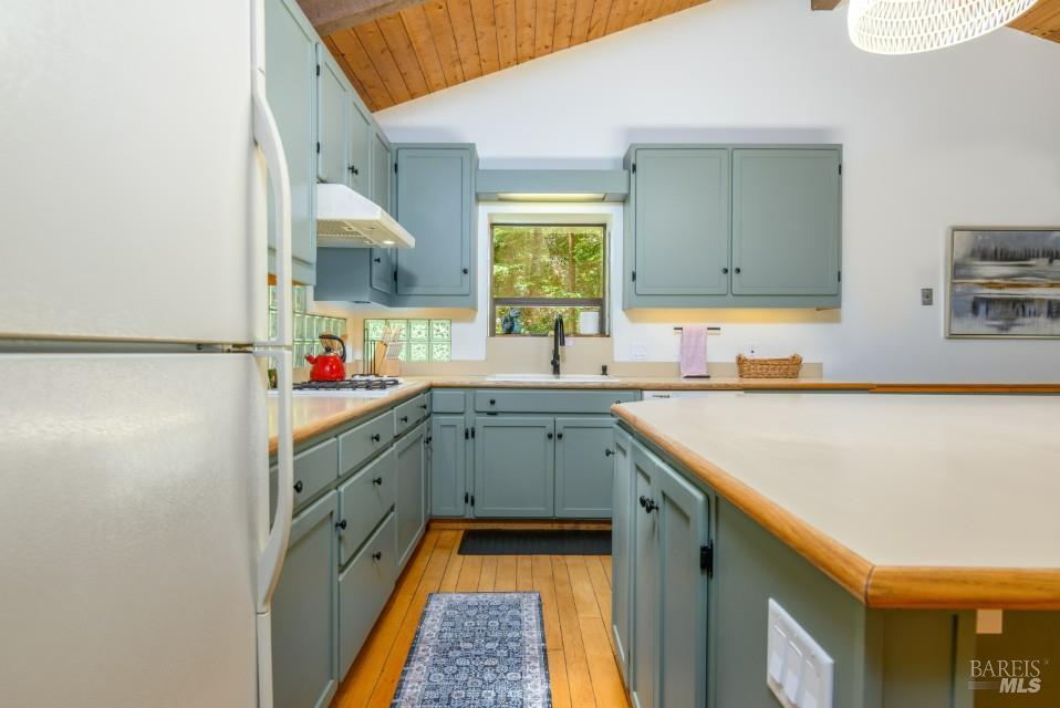 Detail Gallery Image 9 of 41 For 44650 Moonrise Dr, Gualala,  CA 95445 - 2 Beds | 2 Baths