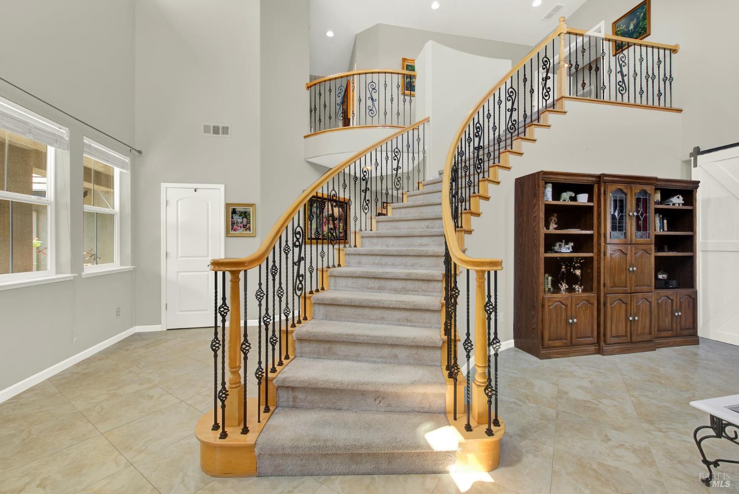 Detail Gallery Image 15 of 76 For 644 Canterbury Cir, Vacaville,  CA 95687 - 4 Beds | 3 Baths