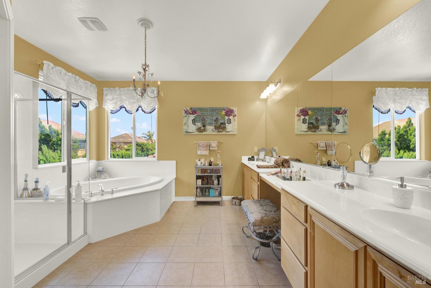 Detail Gallery Image 51 of 76 For 644 Canterbury Cir, Vacaville,  CA 95687 - 4 Beds | 3 Baths