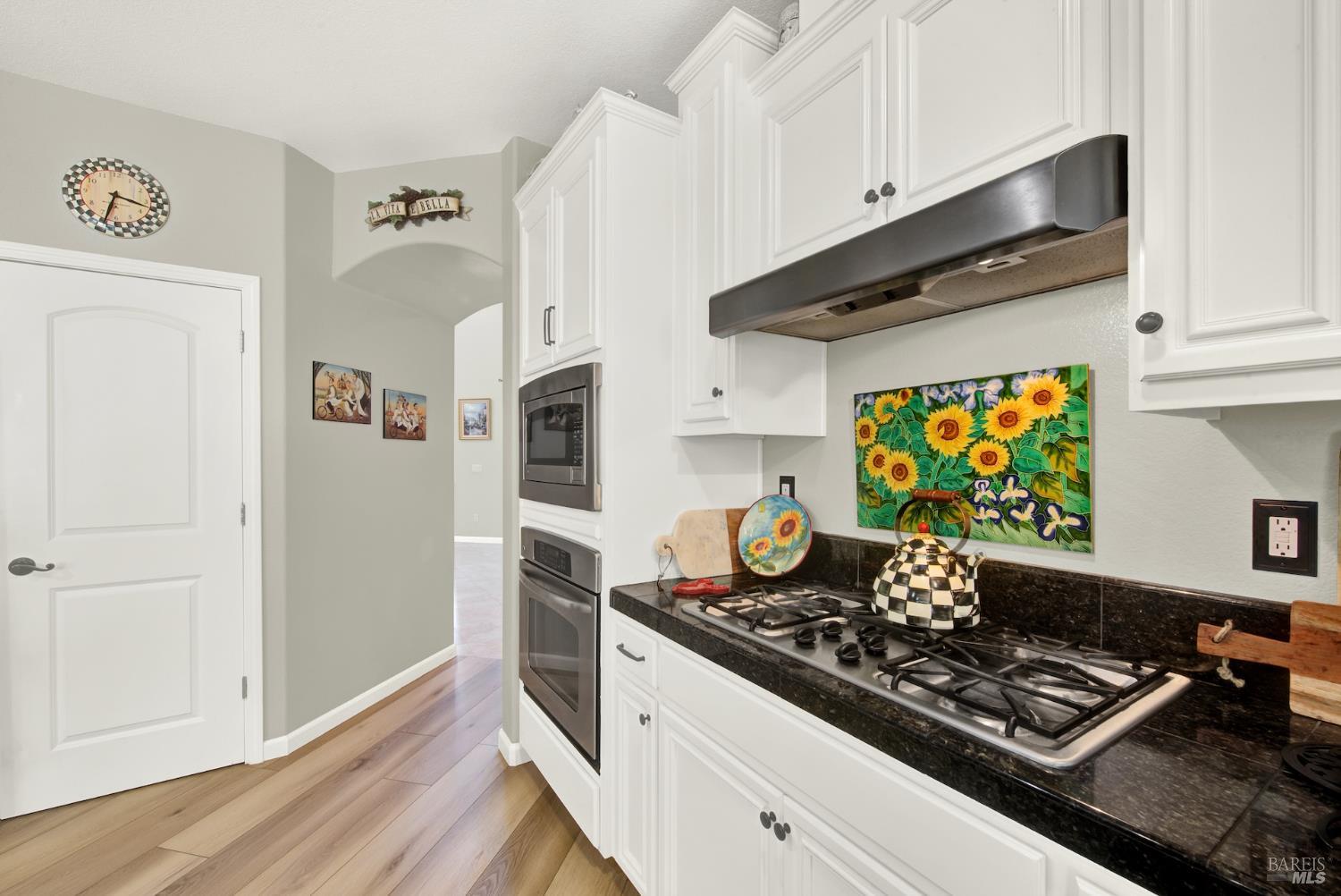 Detail Gallery Image 30 of 76 For 644 Canterbury Cir, Vacaville,  CA 95687 - 4 Beds | 3 Baths