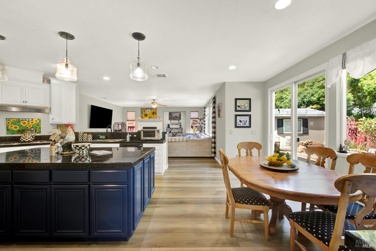 Detail Gallery Image 24 of 76 For 644 Canterbury Cir, Vacaville,  CA 95687 - 4 Beds | 3 Baths