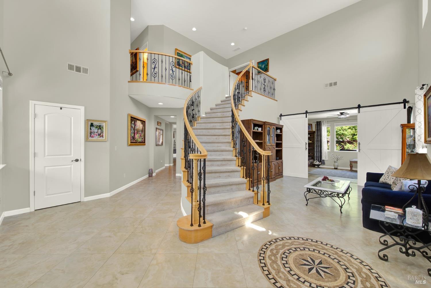 Detail Gallery Image 14 of 76 For 644 Canterbury Cir, Vacaville,  CA 95687 - 4 Beds | 3 Baths