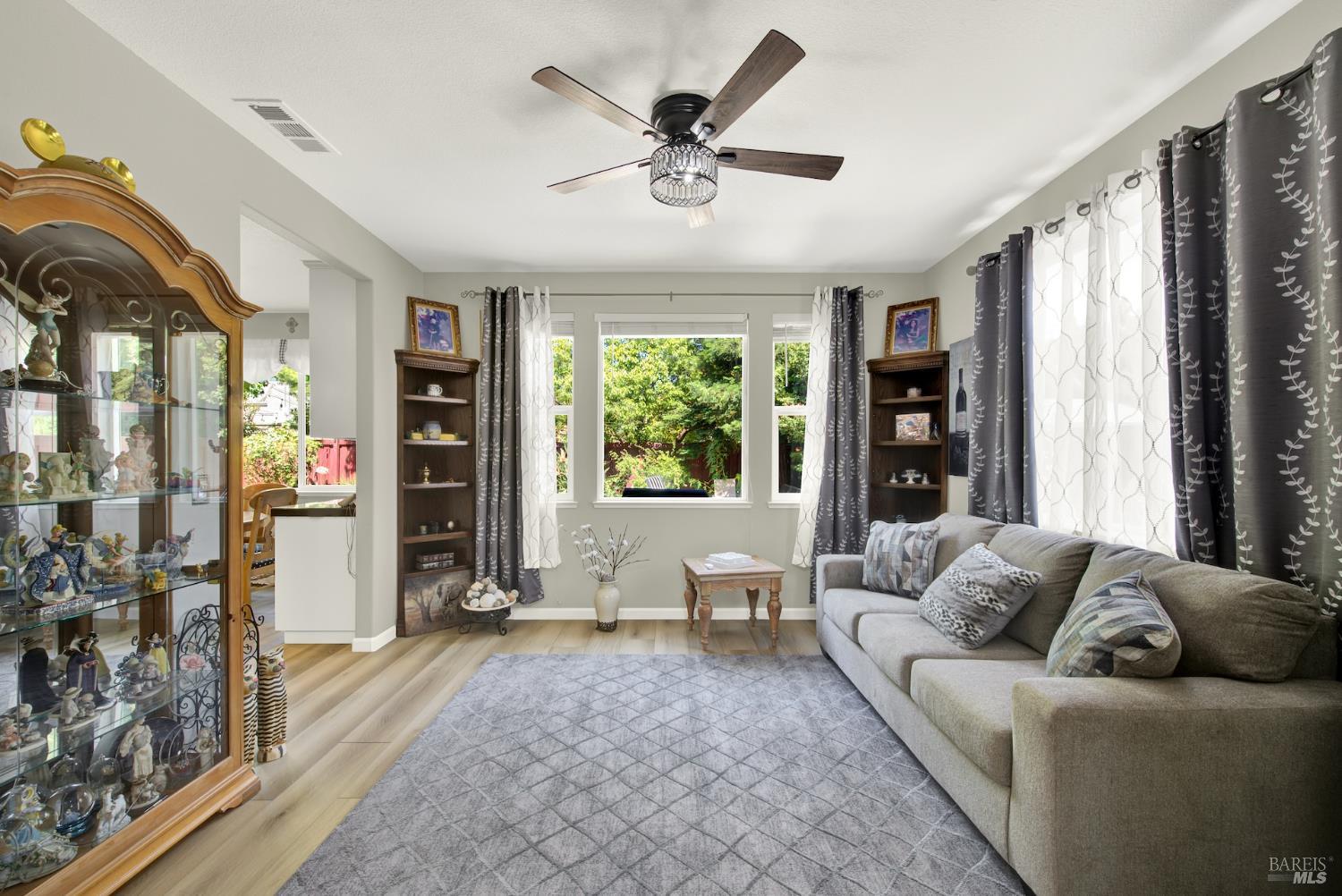 Detail Gallery Image 22 of 76 For 644 Canterbury Cir, Vacaville,  CA 95687 - 4 Beds | 3 Baths