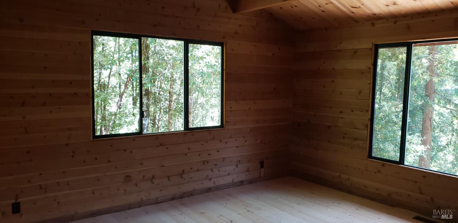 Detail Gallery Image 5 of 8 For 24663 Clover Rd, Willits,  CA 95490 - 3 Beds | 2 Baths