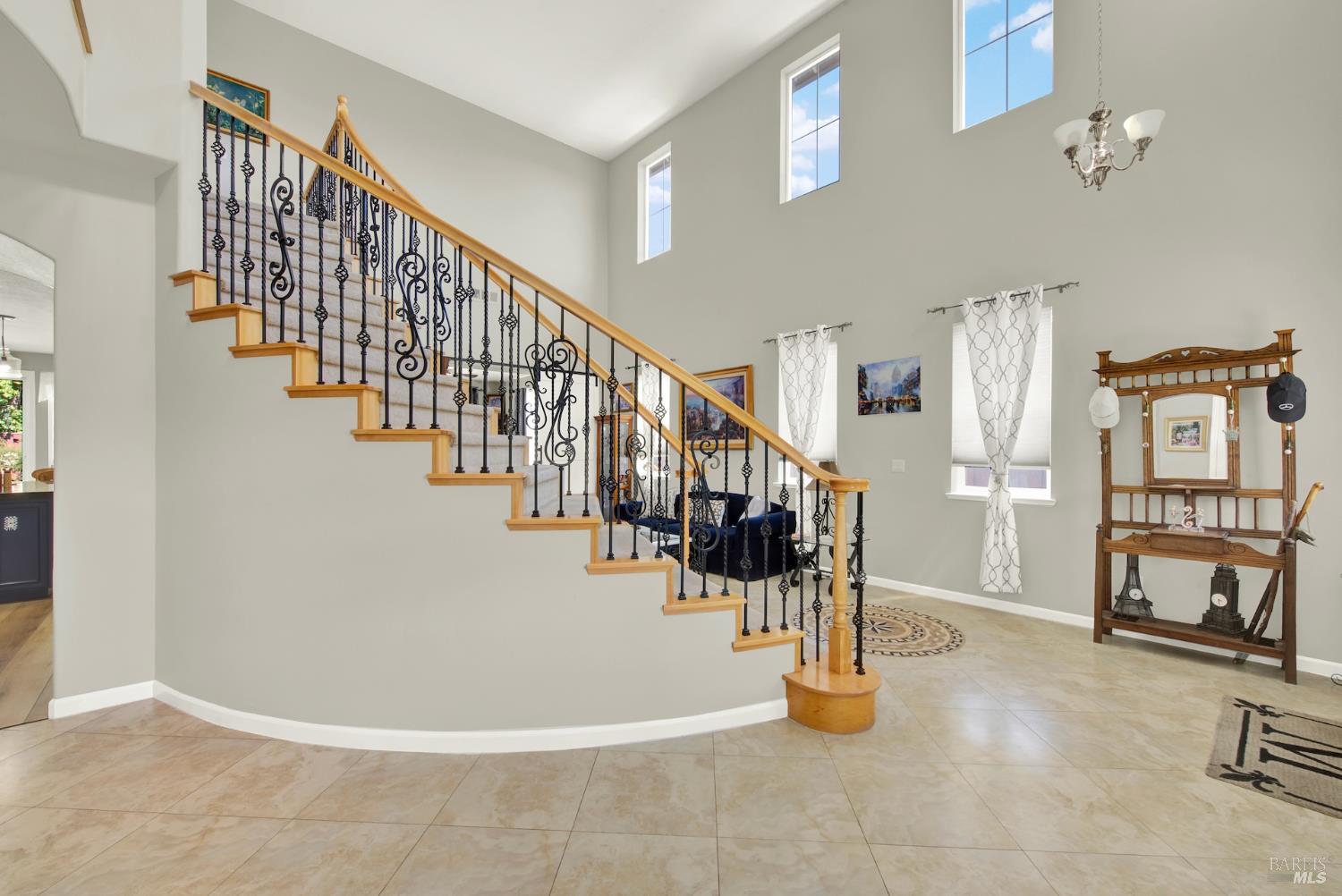 Detail Gallery Image 16 of 76 For 644 Canterbury Cir, Vacaville,  CA 95687 - 4 Beds | 3 Baths