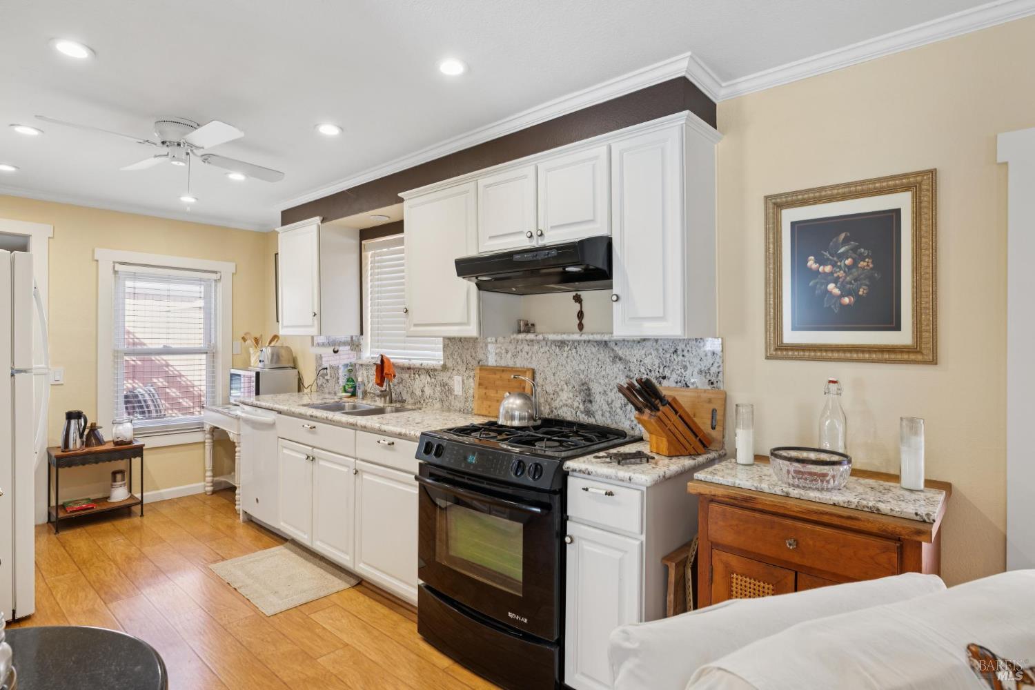 Detail Gallery Image 8 of 35 For 1513 Myrtle St, Calistoga,  CA 94515 - 2 Beds | 2 Baths