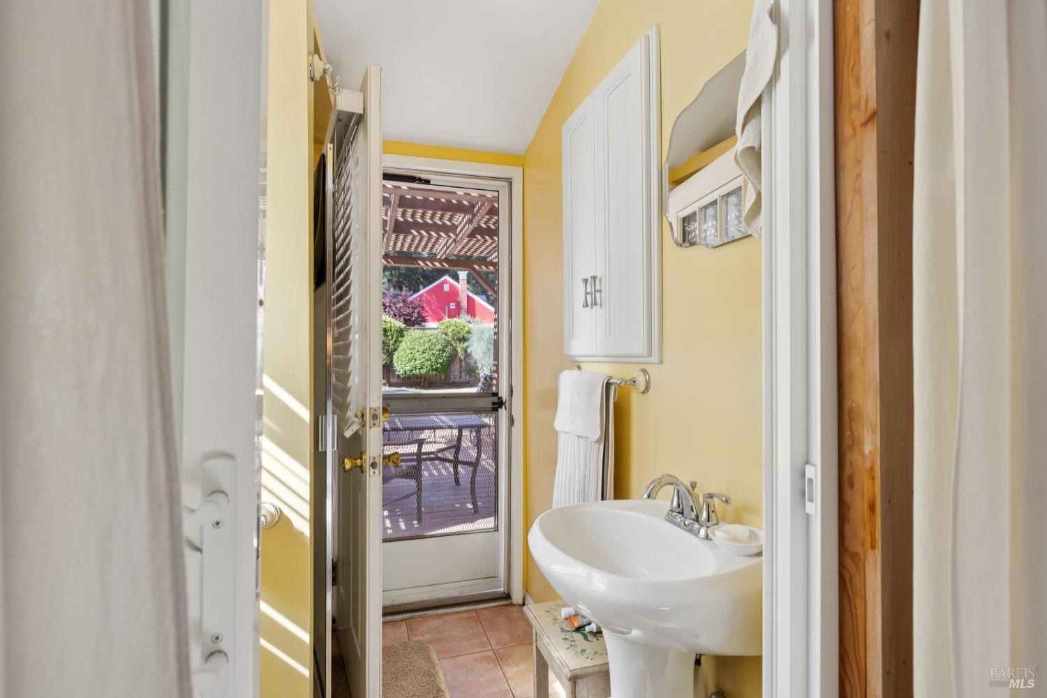 Detail Gallery Image 14 of 35 For 1513 Myrtle St, Calistoga,  CA 94515 - 2 Beds | 2 Baths