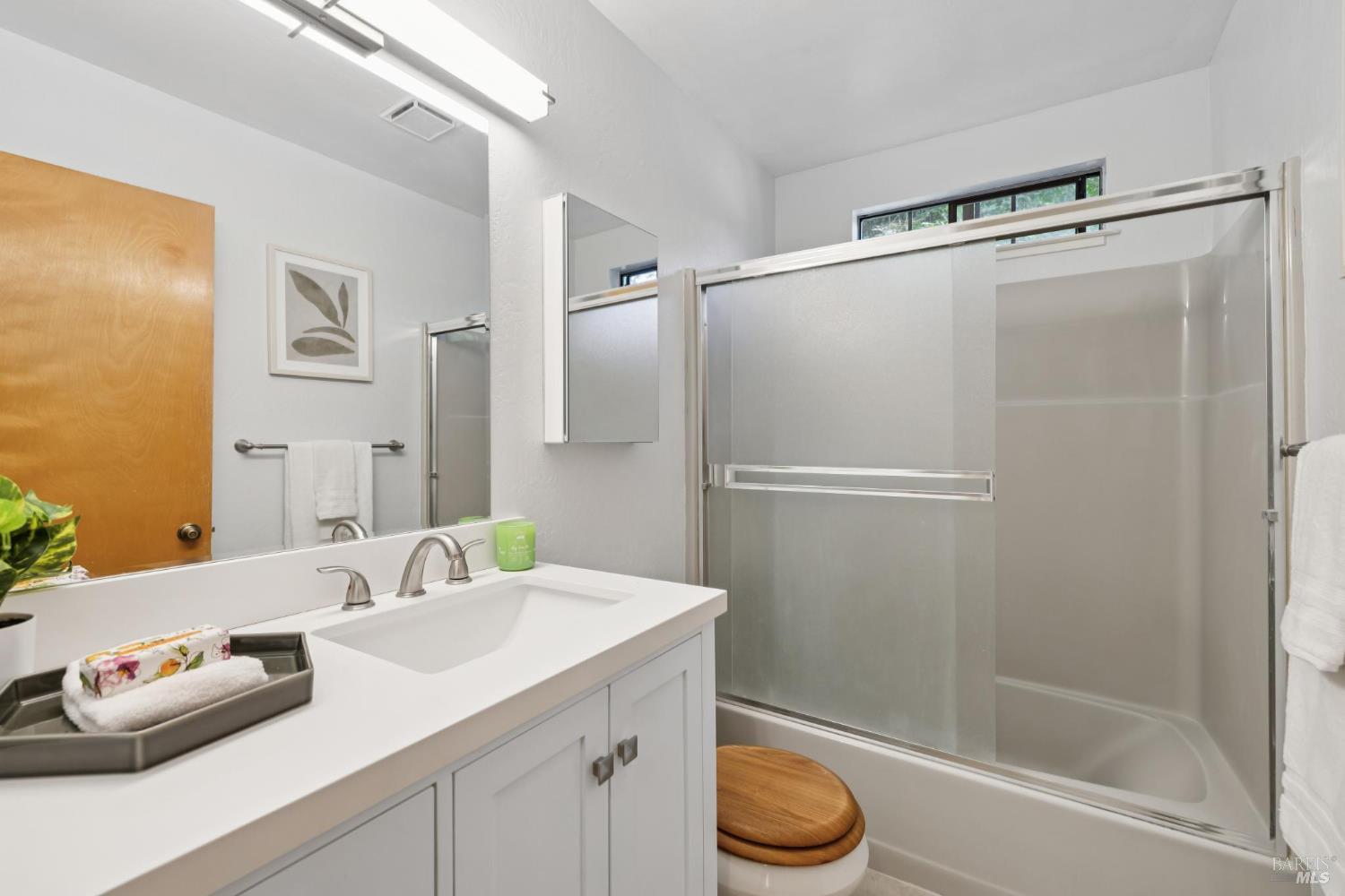 Detail Gallery Image 17 of 26 For 1619 Foothill Blvd, Calistoga,  CA 94515 - 2 Beds | 2/1 Baths