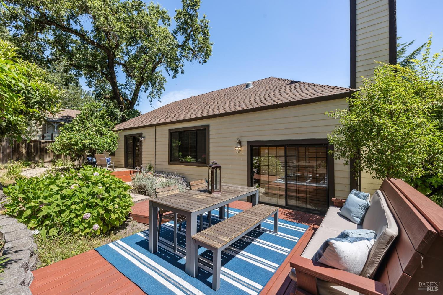 Detail Gallery Image 20 of 26 For 1619 Foothill Blvd, Calistoga,  CA 94515 - 2 Beds | 2/1 Baths