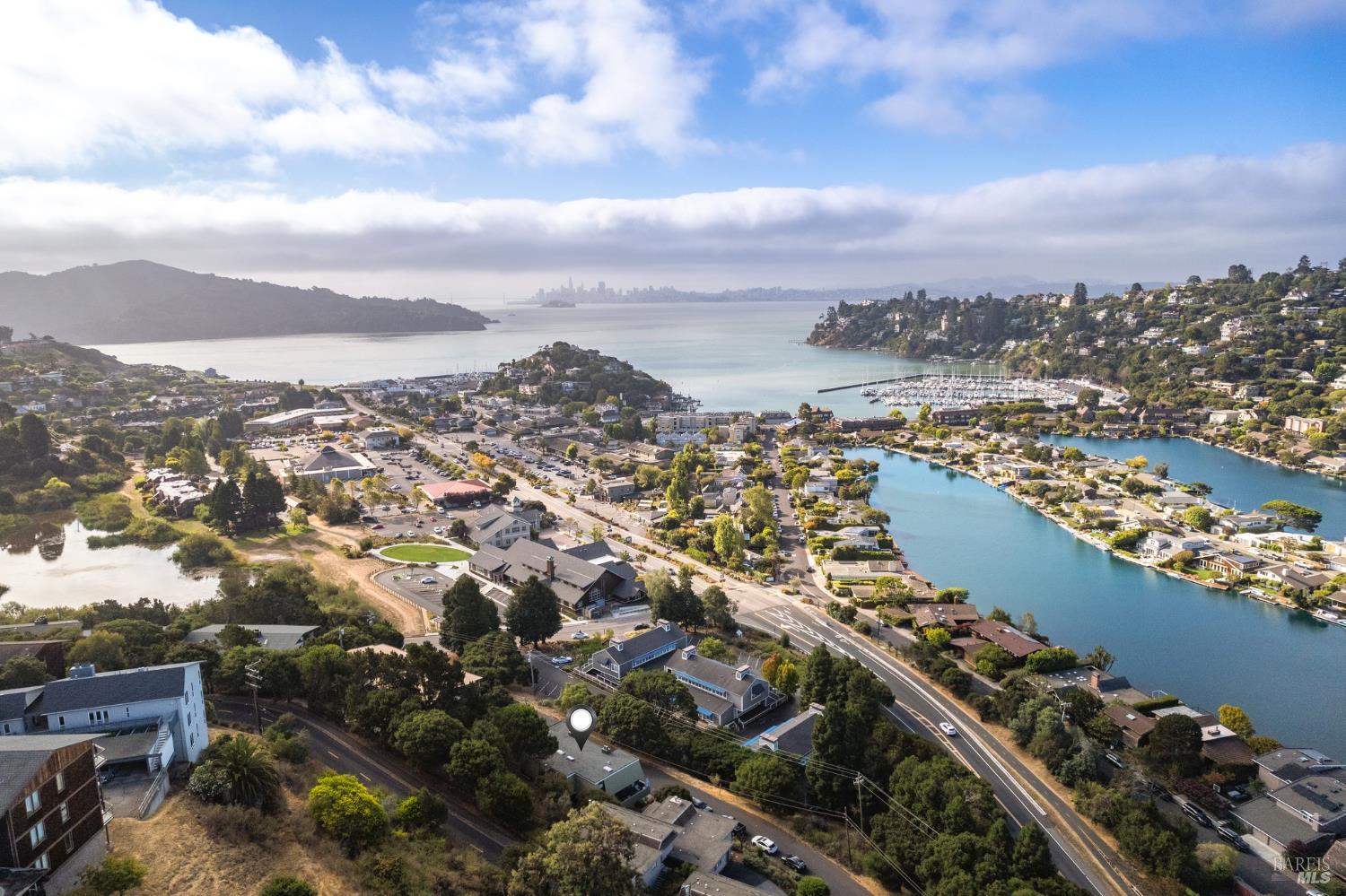 Detail Gallery Image 5 of 19 For 1206 Mariner Way, Tiburon,  CA 94920 - – Beds | – Baths