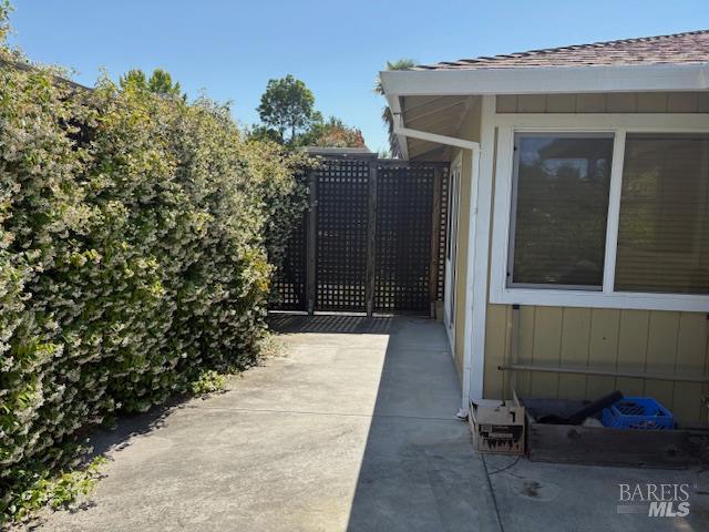 Detail Gallery Image 15 of 16 For 8001 Hill Dr, Sebastopol,  CA 95472 - 3 Beds | 2 Baths