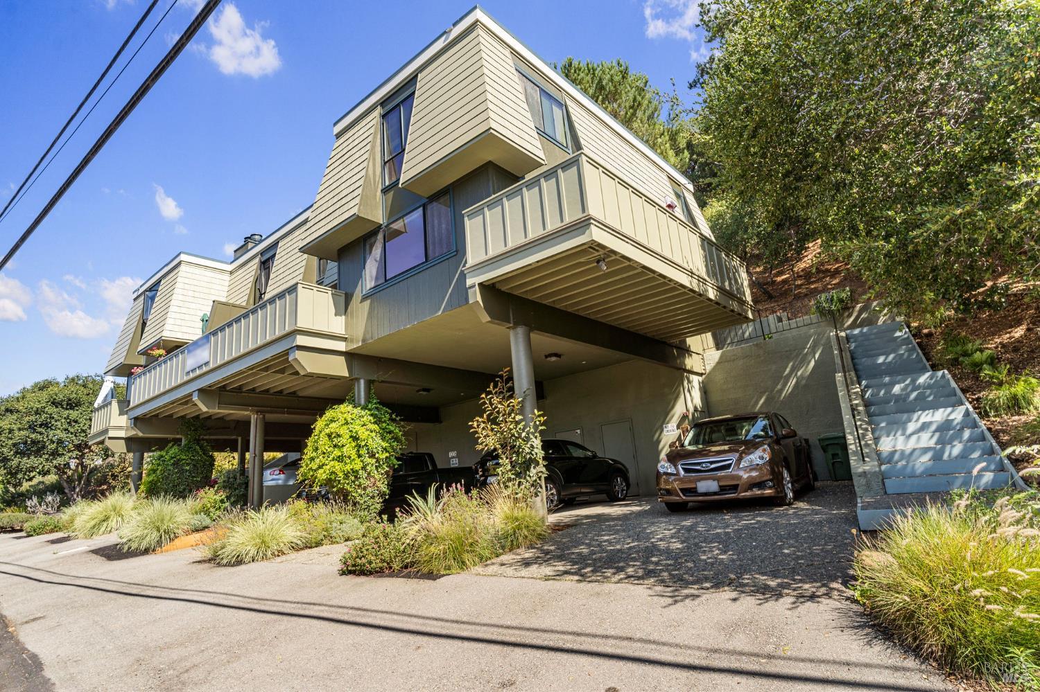 Detail Gallery Image 2 of 19 For 1206 Mariner Way, Tiburon,  CA 94920 - – Beds | – Baths