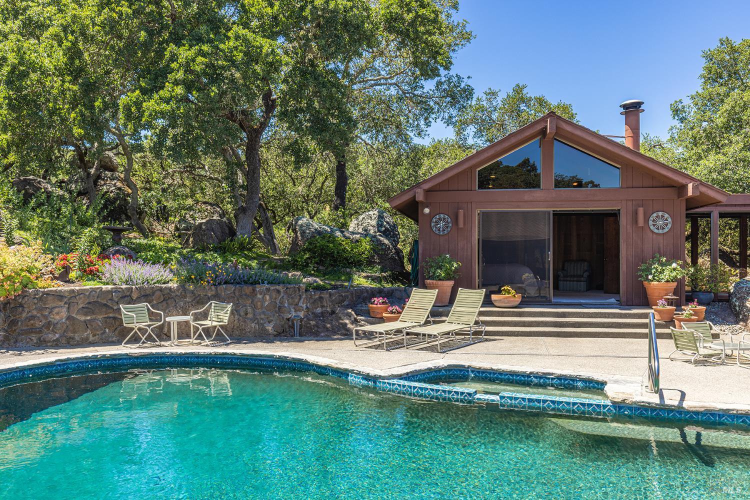 Detail Gallery Image 15 of 71 For 2231 1st Ave, Napa,  CA 94558 - 4 Beds | 3/1 Baths