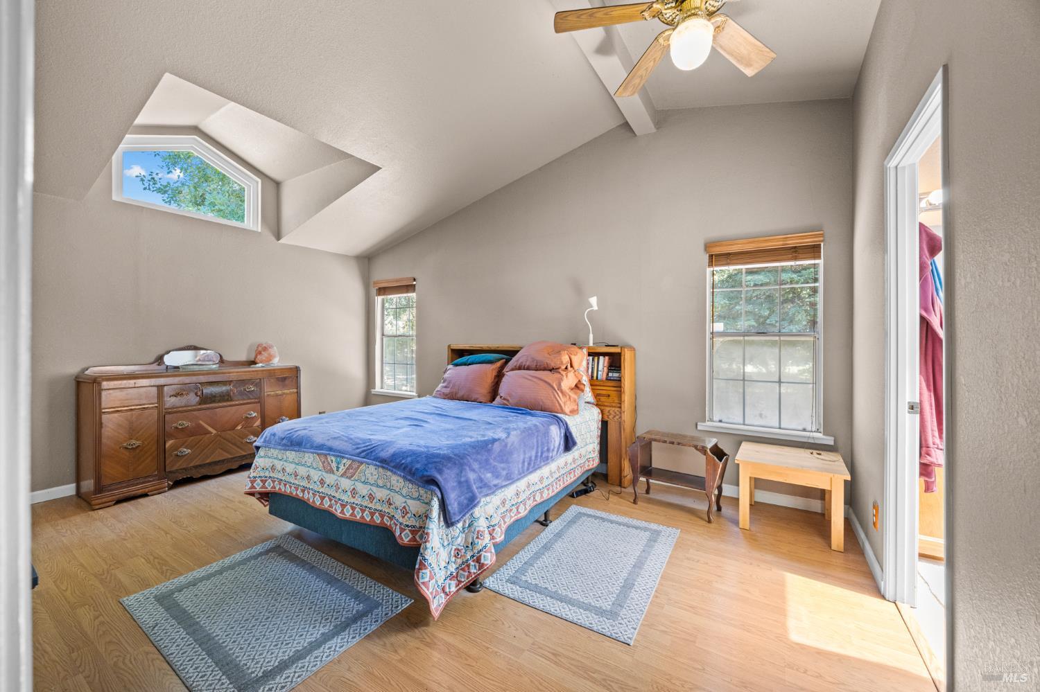 Detail Gallery Image 8 of 31 For 8183 Appian Way, Sebastopol,  CA 95472 - 3 Beds | 2 Baths