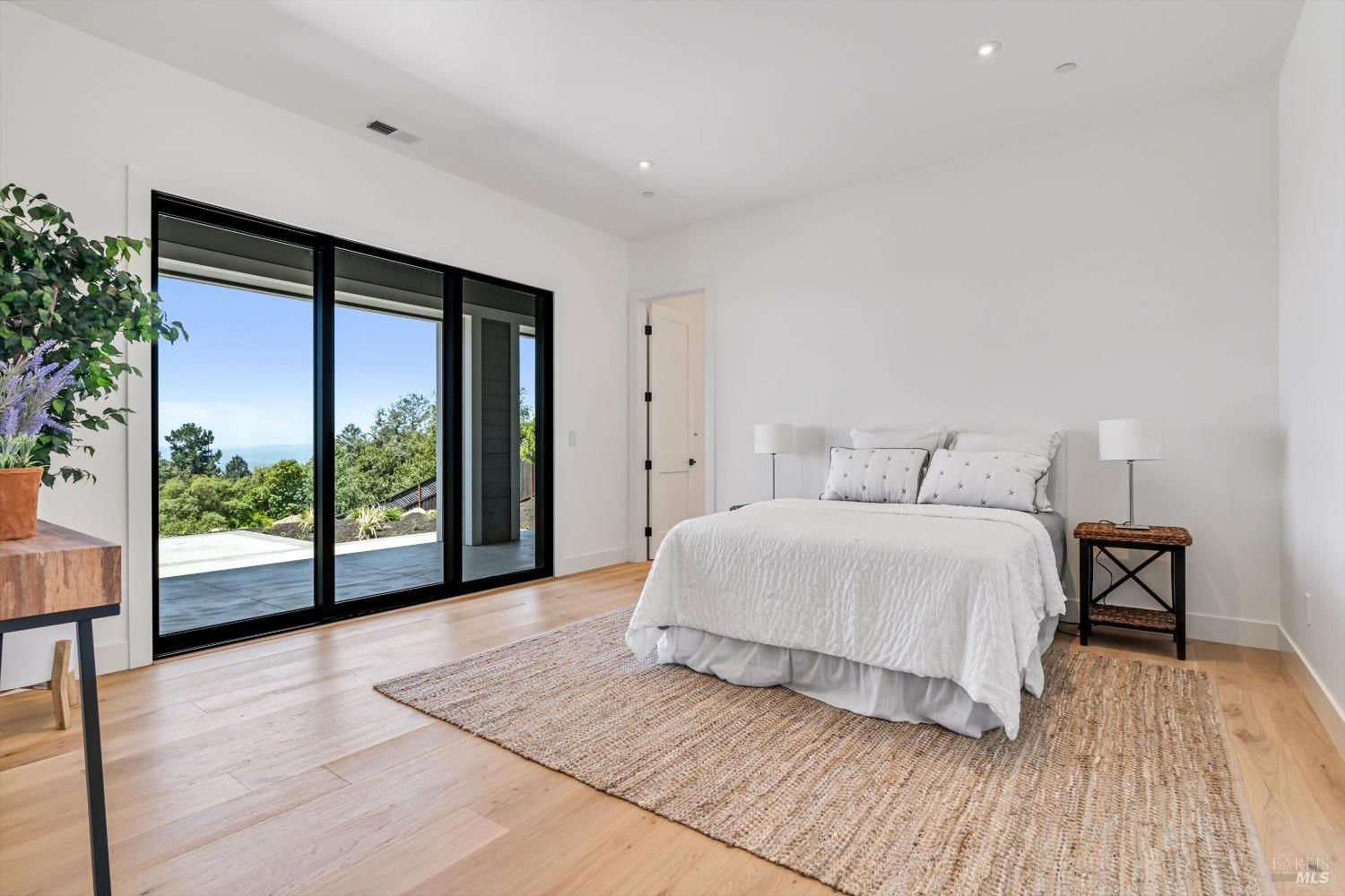 Detail Gallery Image 27 of 34 For 3855 Royal Manor Pl, Santa Rosa,  CA 95404 - 4 Beds | 4/1 Baths
