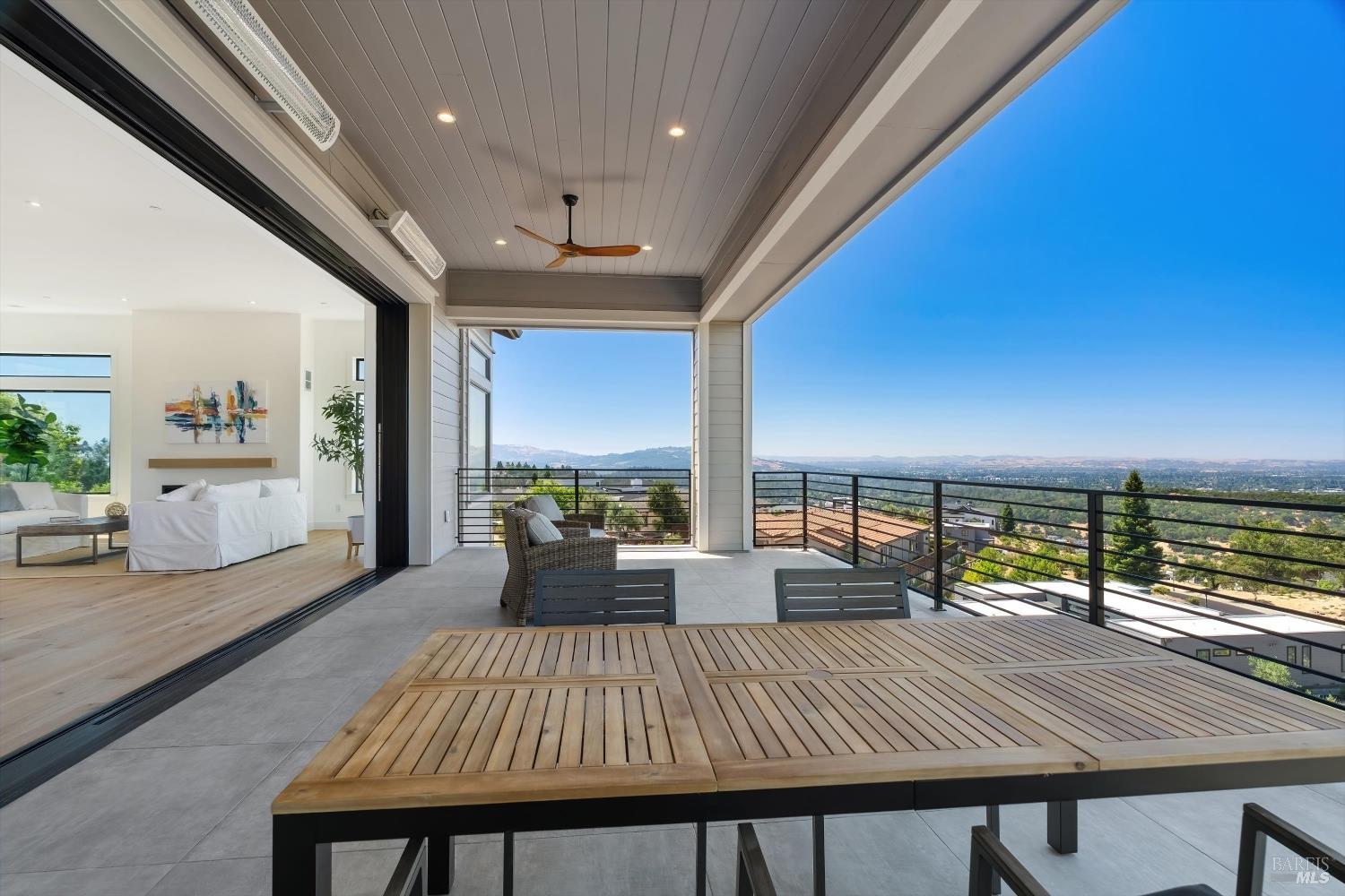Detail Gallery Image 29 of 34 For 3855 Royal Manor Pl, Santa Rosa,  CA 95404 - 4 Beds | 4/1 Baths