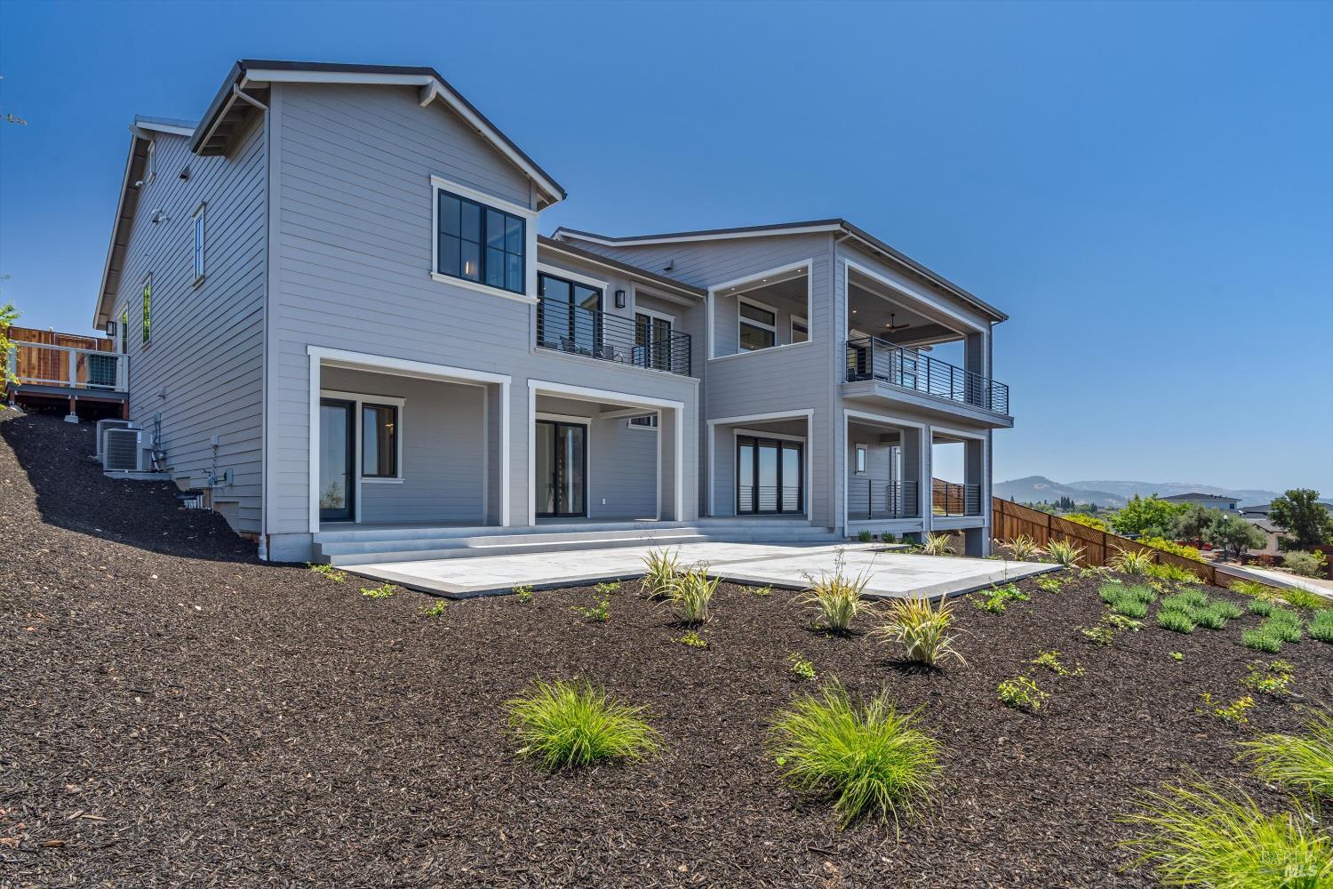 Detail Gallery Image 31 of 34 For 3855 Royal Manor Pl, Santa Rosa,  CA 95404 - 4 Beds | 4/1 Baths