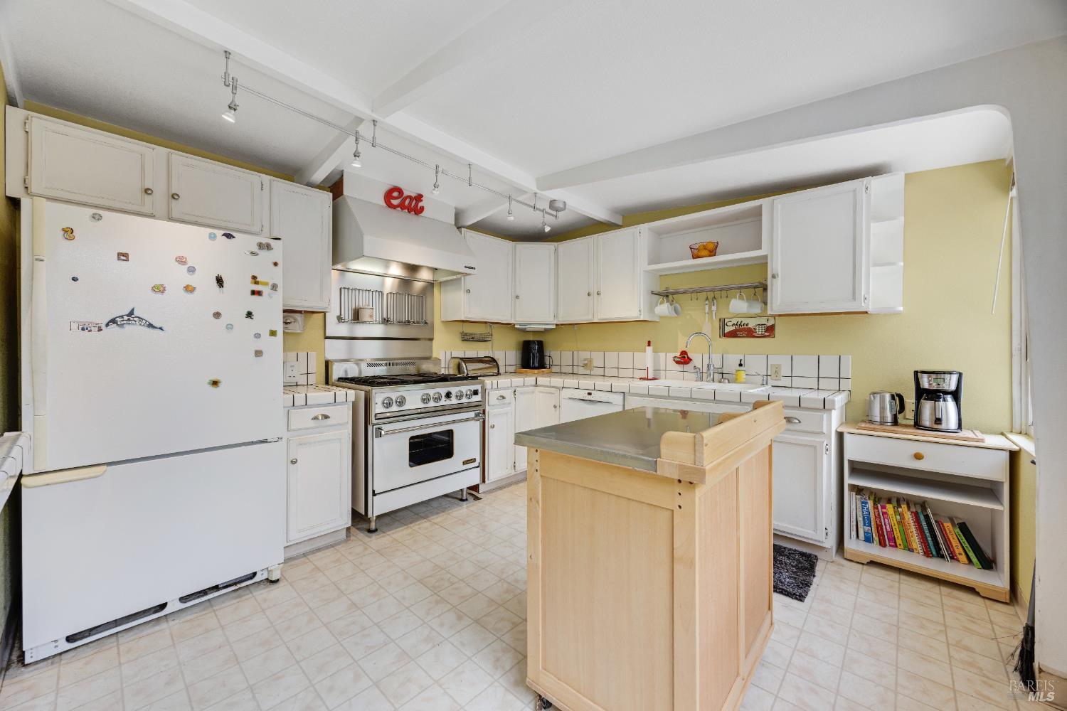 Detail Gallery Image 17 of 56 For 24 Los Alondras Ct, Novato,  CA 94947 - 2 Beds | 1 Baths