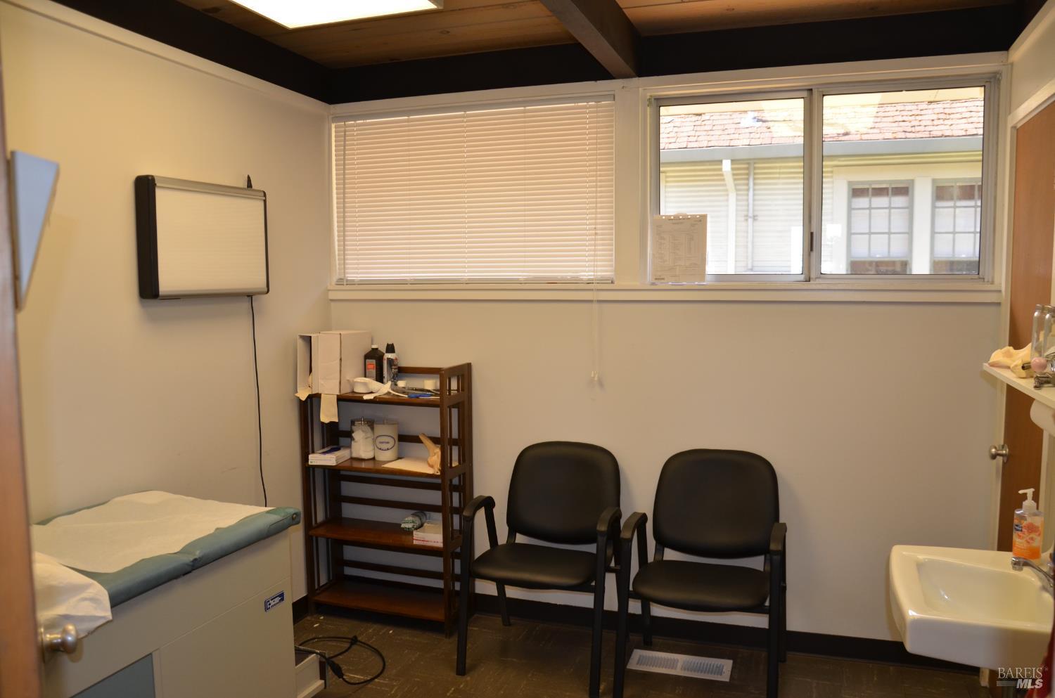 Detail Gallery Image 33 of 48 For 715 S Dora St #2,  Ukiah,  CA 95482 - – Beds | – Baths