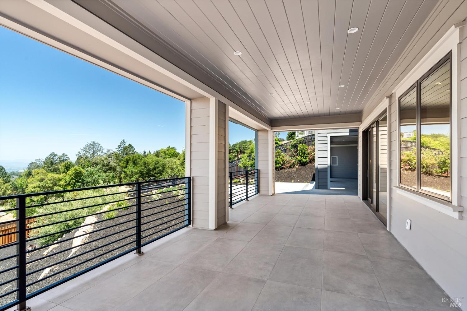 Detail Gallery Image 24 of 34 For 3855 Royal Manor Pl, Santa Rosa,  CA 95404 - 4 Beds | 4/1 Baths