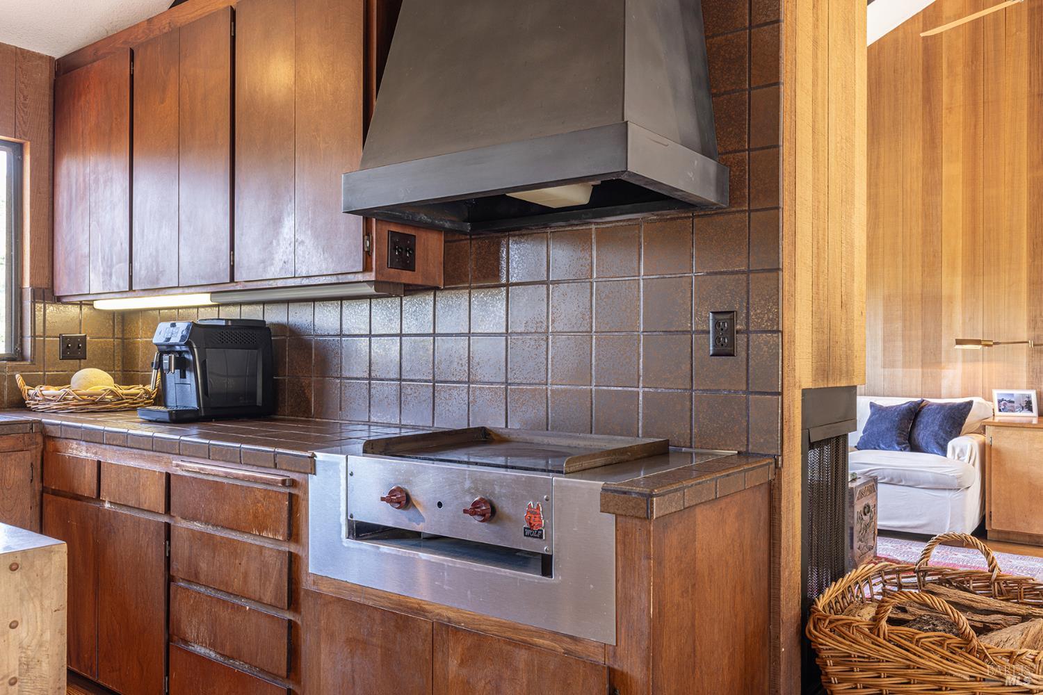 Detail Gallery Image 27 of 71 For 2231 1st Ave, Napa,  CA 94558 - 4 Beds | 3/1 Baths