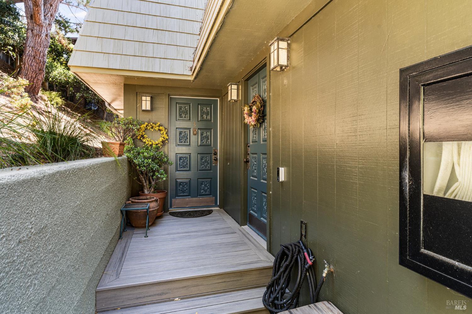 Detail Gallery Image 9 of 19 For 1206 Mariner Way, Tiburon,  CA 94920 - – Beds | – Baths