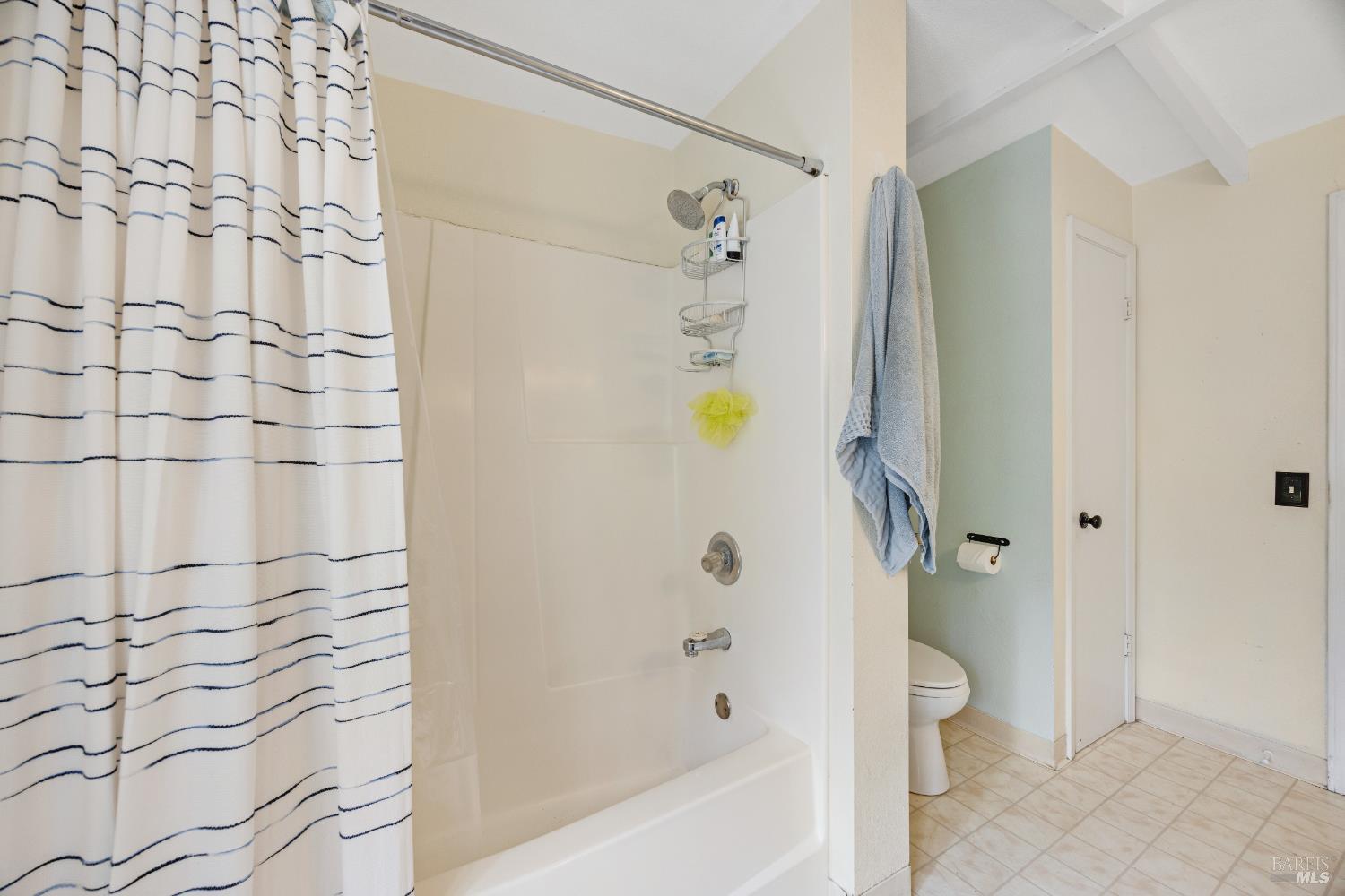 Detail Gallery Image 24 of 56 For 24 Los Alondras Ct, Novato,  CA 94947 - 2 Beds | 1 Baths