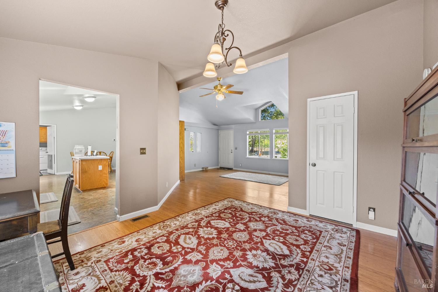 Detail Gallery Image 11 of 31 For 8183 Appian Way, Sebastopol,  CA 95472 - 3 Beds | 2 Baths