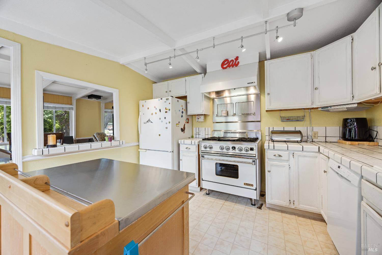 Detail Gallery Image 20 of 56 For 24 Los Alondras Ct, Novato,  CA 94947 - 2 Beds | 1 Baths
