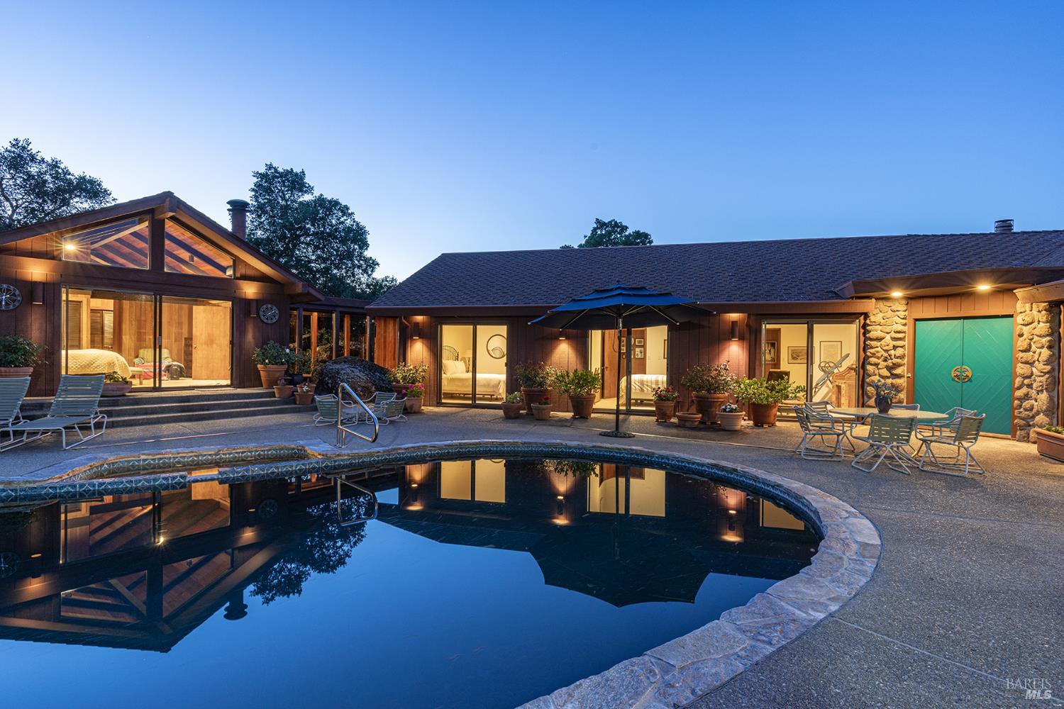 Detail Gallery Image 9 of 71 For 2231 1st Ave, Napa,  CA 94558 - 4 Beds | 3/1 Baths