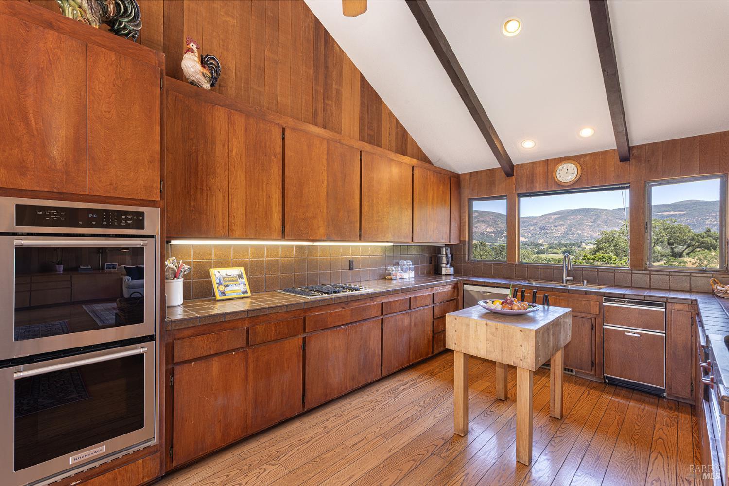 Detail Gallery Image 24 of 71 For 2231 1st Ave, Napa,  CA 94558 - 4 Beds | 3/1 Baths