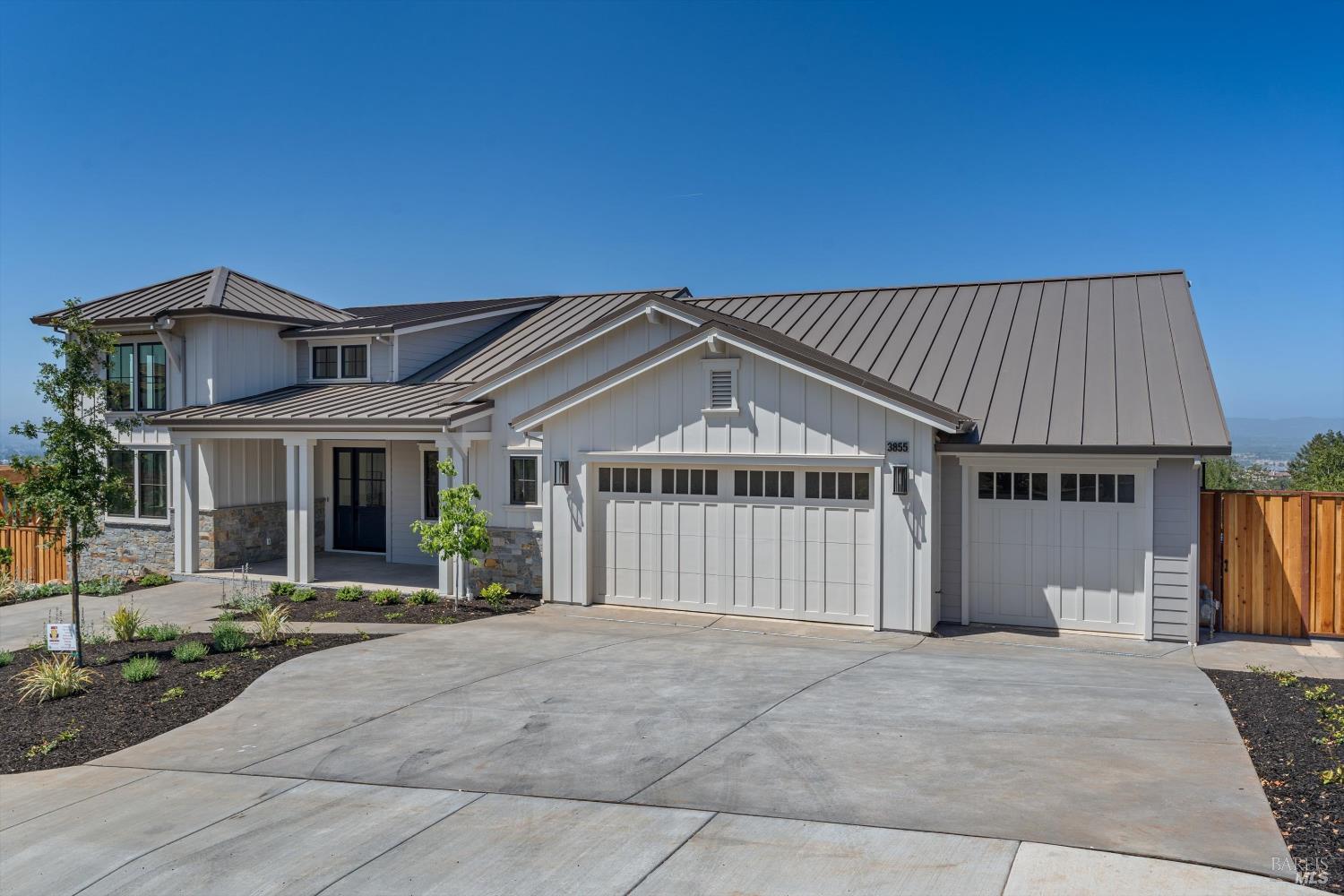 Detail Gallery Image 3 of 34 For 3855 Royal Manor Pl, Santa Rosa,  CA 95404 - 4 Beds | 4/1 Baths