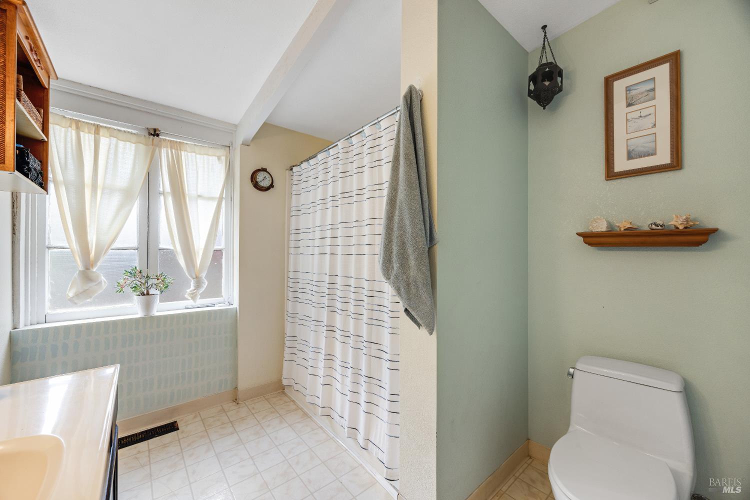 Detail Gallery Image 23 of 56 For 24 Los Alondras Ct, Novato,  CA 94947 - 2 Beds | 1 Baths