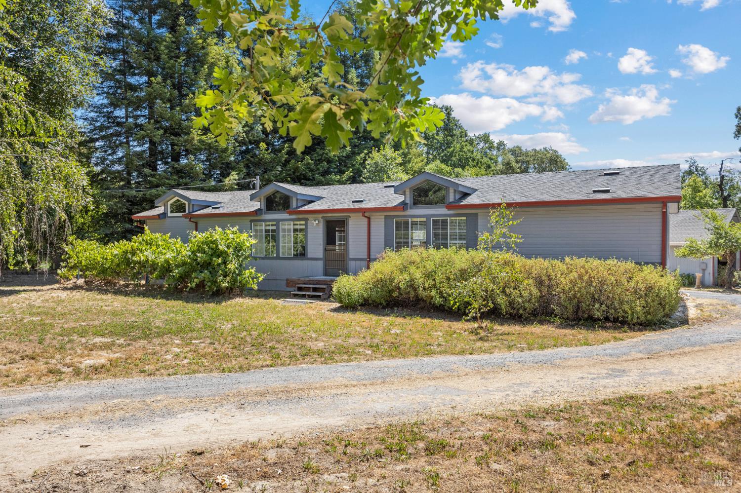 Detail Gallery Image 5 of 31 For 8183 Appian Way, Sebastopol,  CA 95472 - 3 Beds | 2 Baths