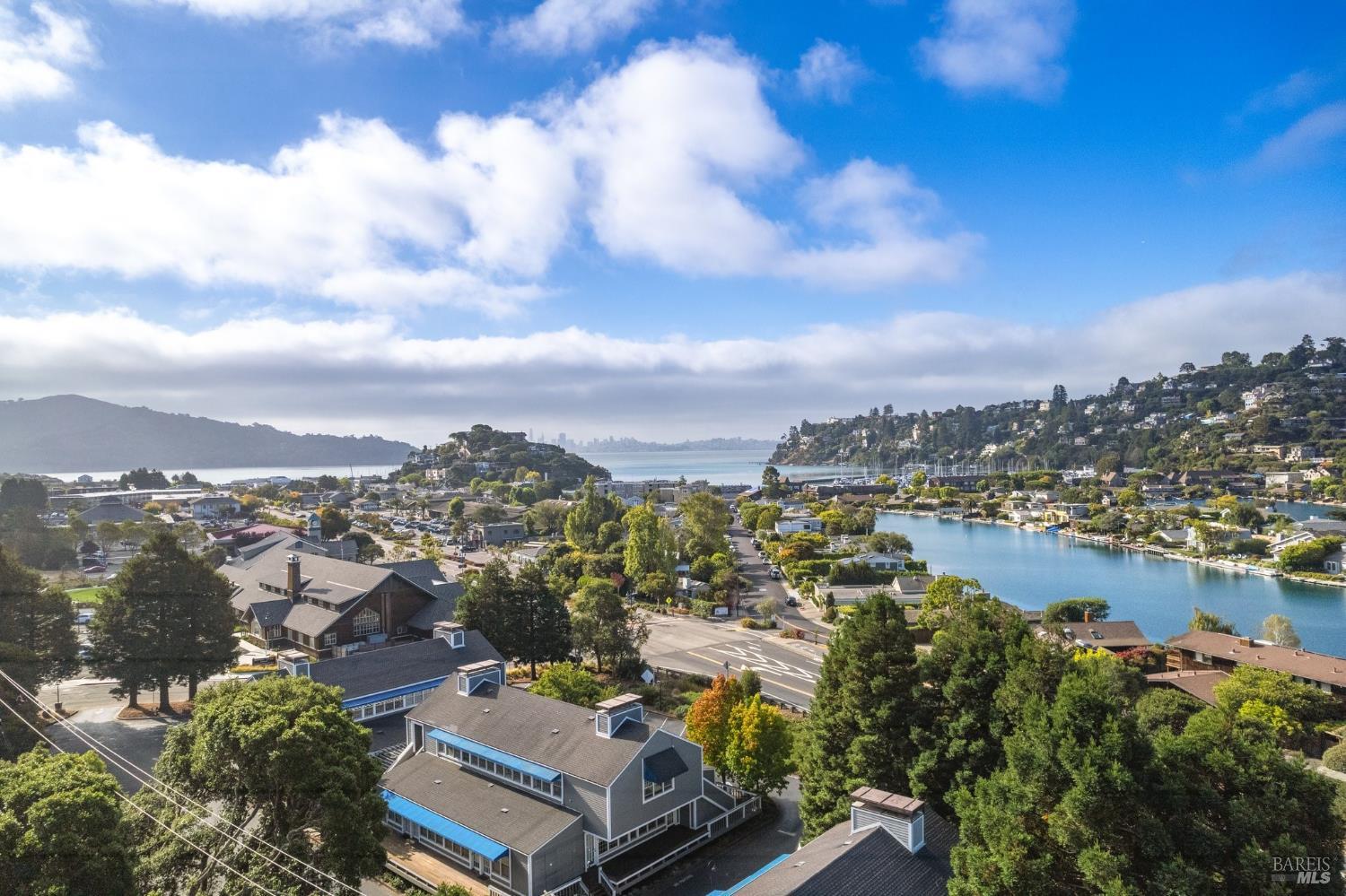 Detail Gallery Image 16 of 19 For 1206 Mariner Way, Tiburon,  CA 94920 - – Beds | – Baths